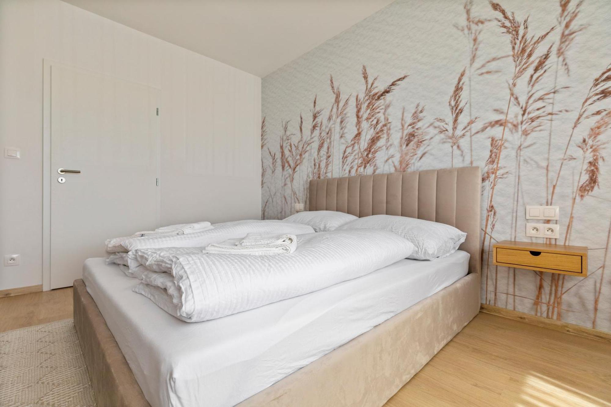 Boho Apt W Jacuzzi, Grill & Garden 모드라 외부 사진